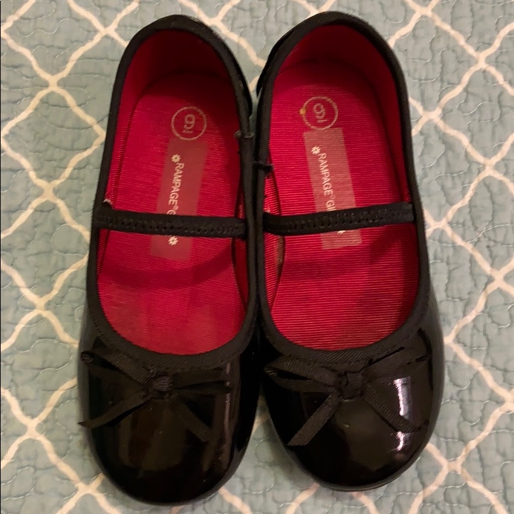Girls Shoes.